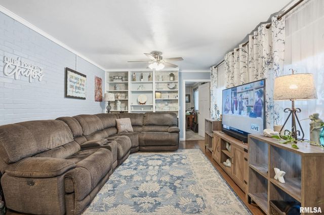 6145 FAIR Avenue, Davenport, IA 52806