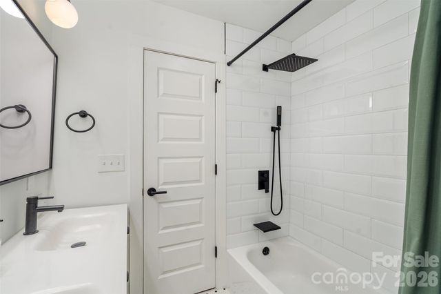 501 Seldon Drive, Charlotte, NC 28216