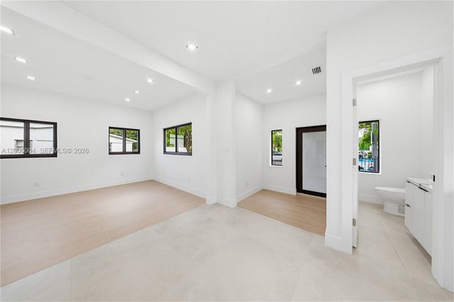 1021 NW 48th Street, Miami, FL 33127