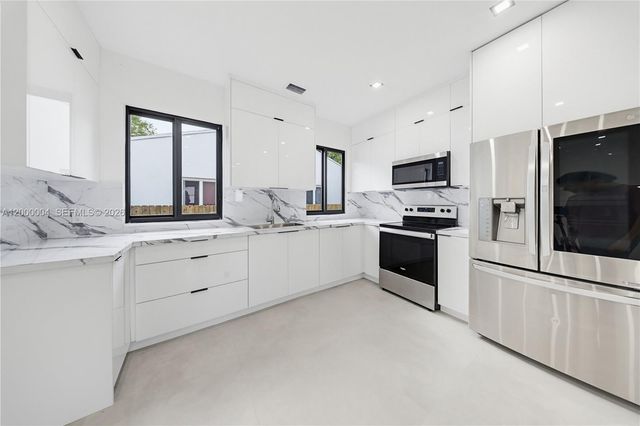 1021 NW 48th Street, Miami, FL 33127