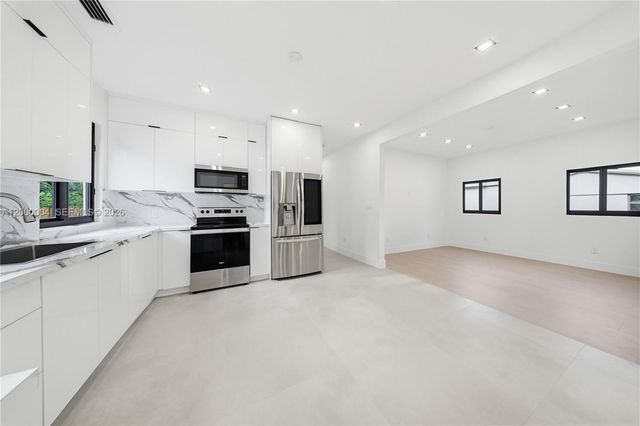 1021 NW 48th Street, Miami, FL 33127