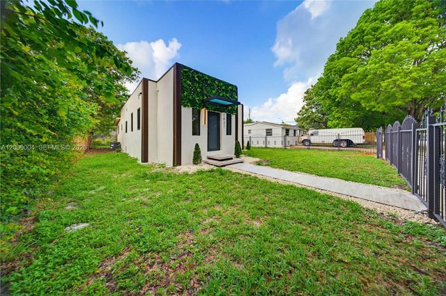1021 NW 48th Street, Miami, FL 33127