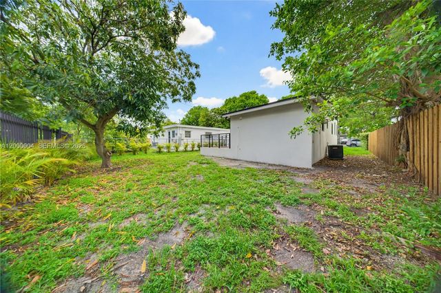 1021 NW 48th Street, Miami, FL 33127