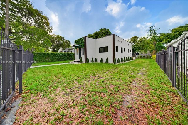 1021 NW 48th Street, Miami, FL 33127