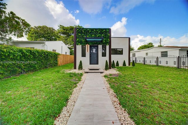 1021 NW 48th Street, Miami, FL 33127