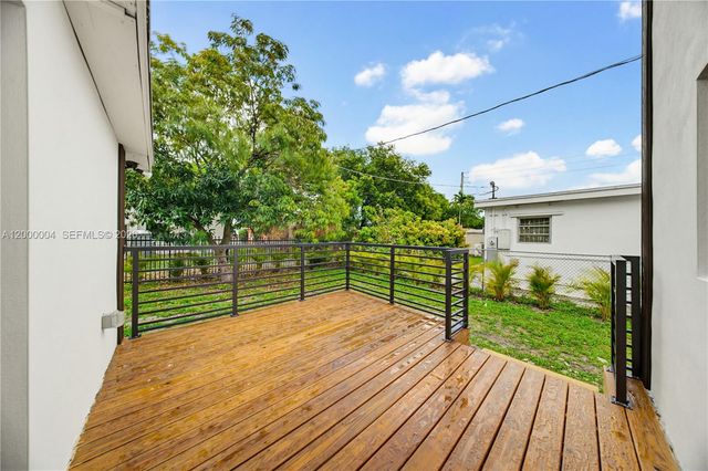 1021 NW 48th Street, Miami, FL 33127