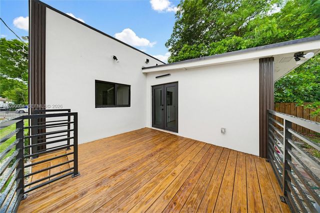 1021 NW 48th Street, Miami, FL 33127