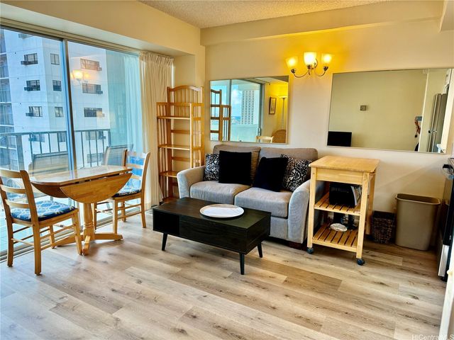 2440 Kuhio Avenue 1607, Honolulu, HI 96815