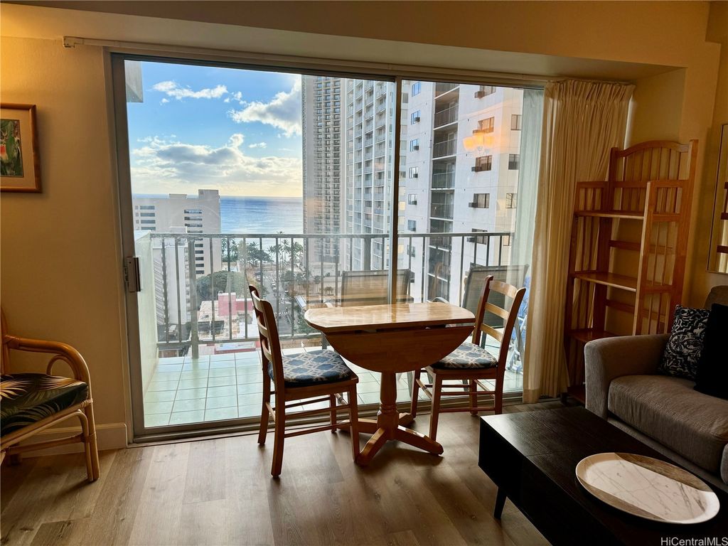 2440 Kuhio Avenue 1607, Honolulu, HI 96815
