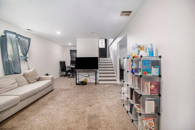 1139 State Street, Hobart, IN 46342