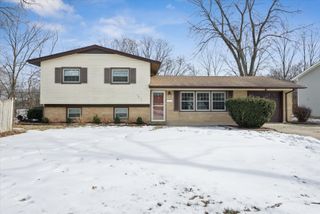 7211 Longmeadow Lane, Hanover Park, IL 60133