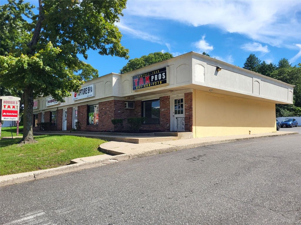 130 Middle Country Road 130, Middle Island, NY 11953 — exterior