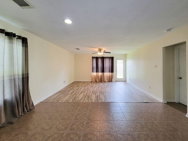 12835 Regal Oaks Bend Lane, Houston, TX 77047