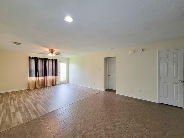 12835 Regal Oaks Bend Lane, Houston, TX 77047