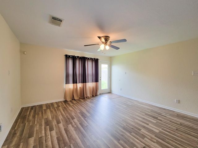 12835 Regal Oaks Bend Lane, Houston, TX 77047
