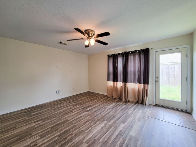 12835 Regal Oaks Bend Lane, Houston, TX 77047