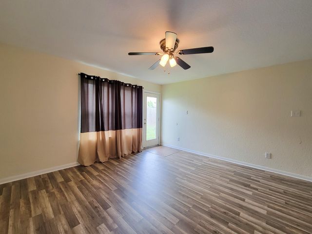 12835 Regal Oaks Bend Lane, Houston, TX 77047