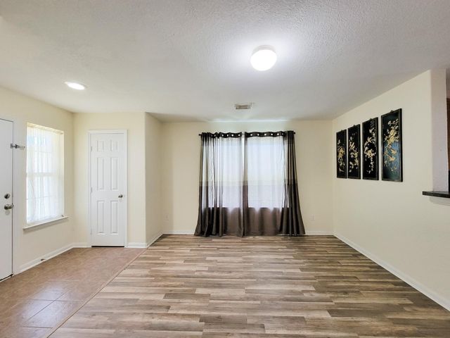 12835 Regal Oaks Bend Lane, Houston, TX 77047