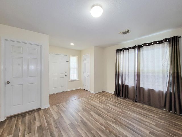 12835 Regal Oaks Bend Lane, Houston, TX 77047
