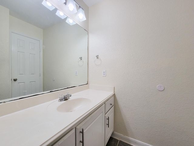 12835 Regal Oaks Bend Lane, Houston, TX 77047