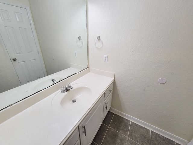 12835 Regal Oaks Bend Lane, Houston, TX 77047