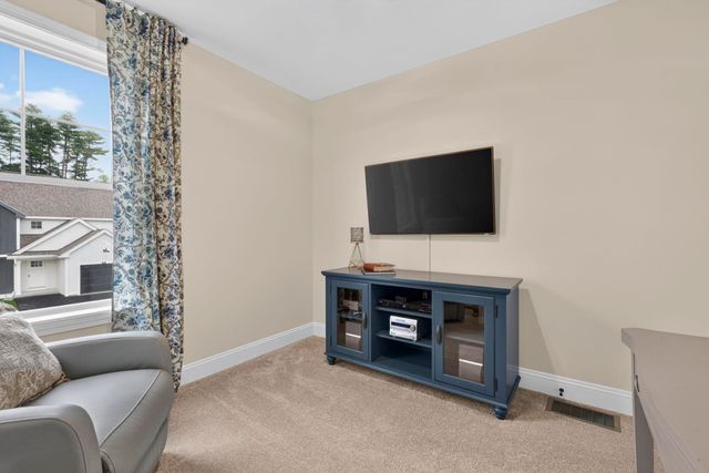 9A Mustang Drive, Litchfield, NH 03052