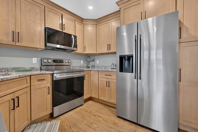 9A Mustang Drive, Litchfield, NH 03052