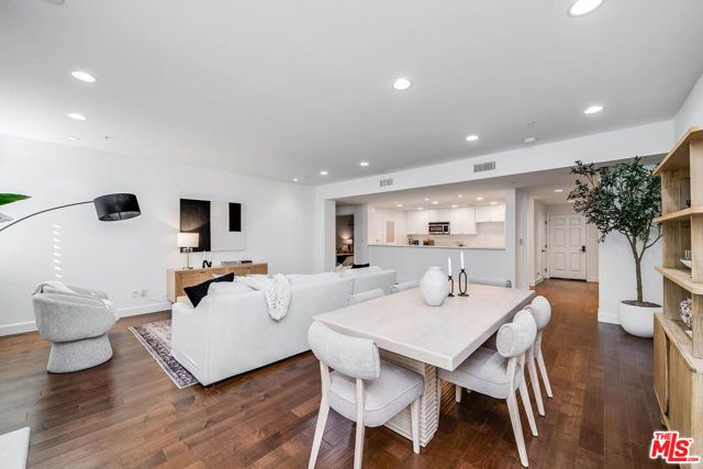 10648 Woodbridge Street 105, Toluca Lake (los Angeles), CA 91602