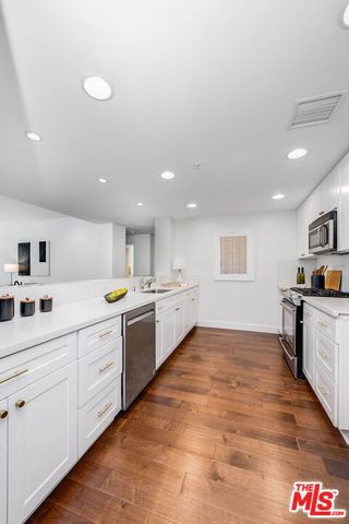 10648 Woodbridge Street 105, Toluca Lake (los Angeles), CA 91602