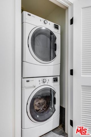 10648 Woodbridge Street 105, Toluca Lake (los Angeles), CA 91602