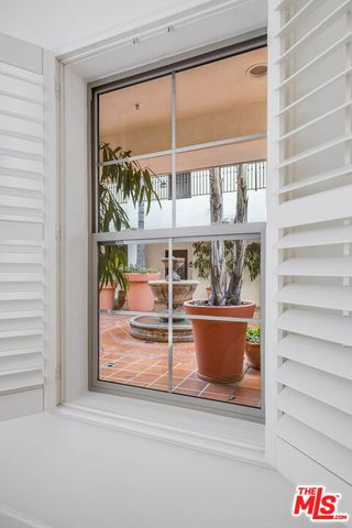 10648 Woodbridge Street 105, Toluca Lake (los Angeles), CA 91602