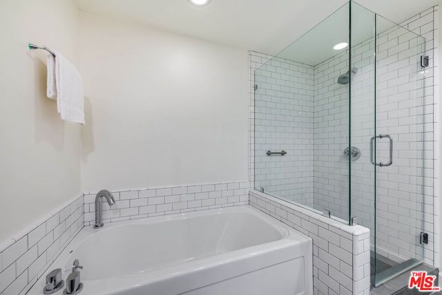 10648 Woodbridge Street 105, Toluca Lake (los Angeles), CA 91602