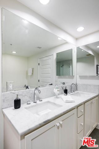 10648 Woodbridge Street 105, Toluca Lake (los Angeles), CA 91602