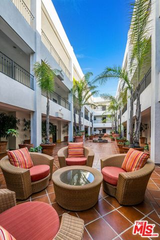 10648 Woodbridge Street 105, Toluca Lake (los Angeles), CA 91602