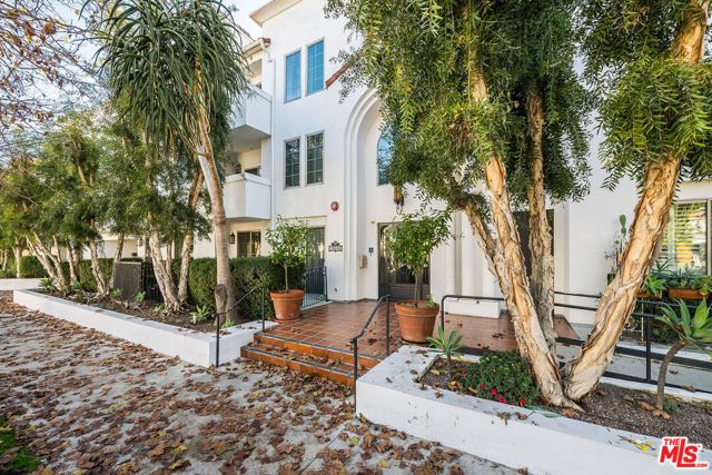 10648 Woodbridge Street 105, Toluca Lake (los Angeles), CA 91602