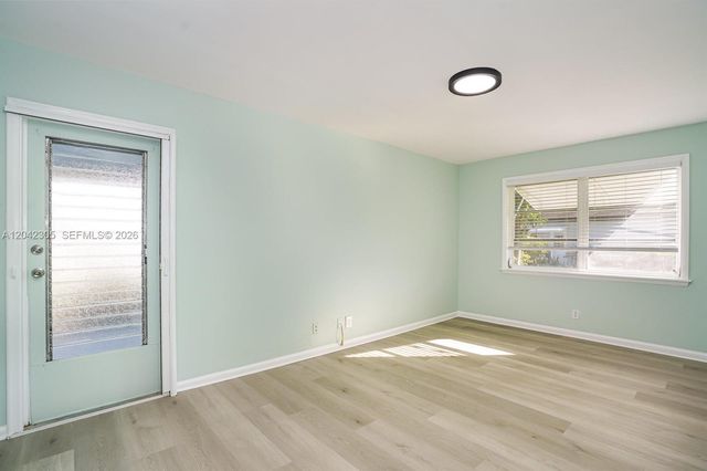 560 High Point Drive D, Delray Beach, FL 33445