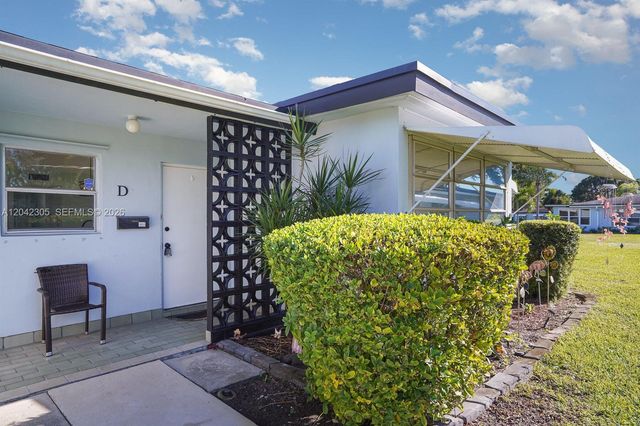 560 High Point Drive D, Delray Beach, FL 33445