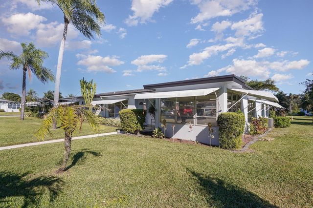 560 High Point Drive D, Delray Beach, FL 33445