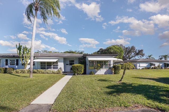 560 High Point Drive D, Delray Beach, FL 33445