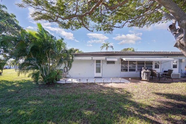 560 High Point Drive D, Delray Beach, FL 33445