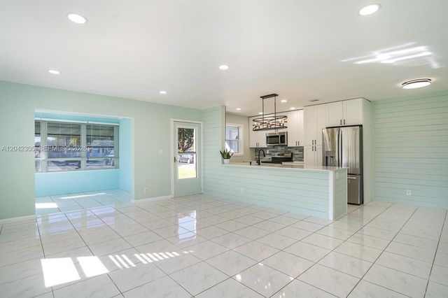 560 High Point Drive D, Delray Beach, FL 33445