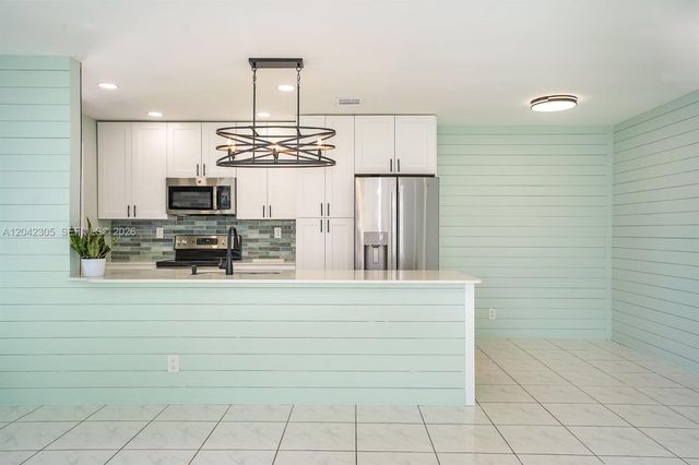 560 High Point Drive D, Delray Beach, FL 33445