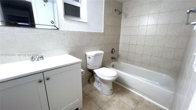 505 NW 177th Street 121, Miami Gardens, FL 33169