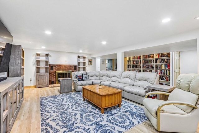 926 Parkview LANE, Mukwonago, WI 53149