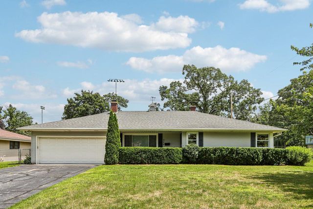 926 Parkview LANE, Mukwonago, WI 53149