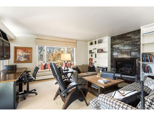 2 Penrose Ln, Colorado Springs, CO 80906