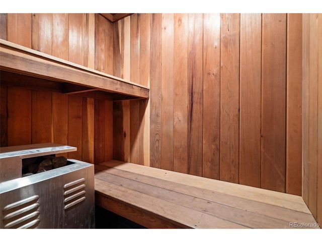 2 Penrose Ln, Colorado Springs, CO 80906