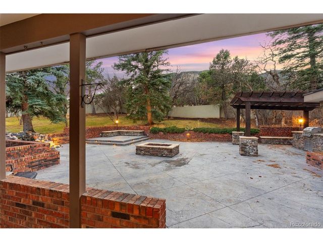 2 Penrose Ln, Colorado Springs, CO 80906