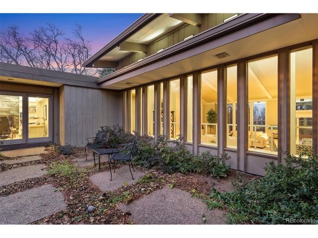 2 Penrose Ln, Colorado Springs, CO 80906