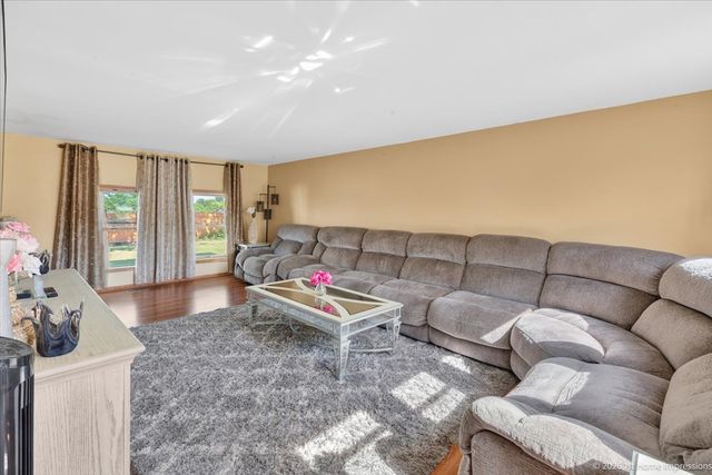 19314 Beechnut Drive, Mokena, IL 60448